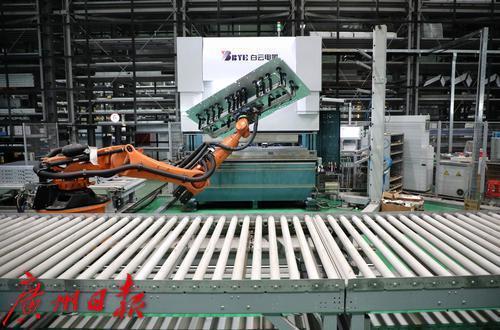 一季度廣州市g(shù)dp為7161.14億元,經(jīng)濟(jì)運(yùn)行平穩(wěn)向好態(tài)勢持續(xù)顯現(xiàn)